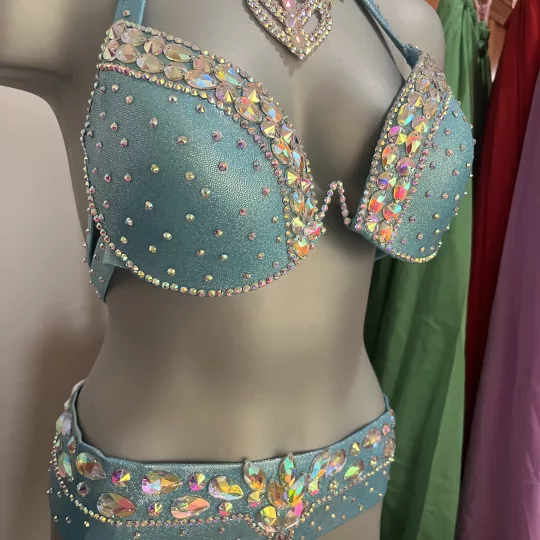 Te sentirás preciosa con este conjunto handmade.